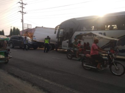 Tabrakan Beruntun di Depan PN Kisaran, Bus Rapi Hajar 4 Kenderaan