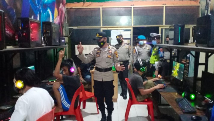  Selama Long Weekend, Jajaran Polres Kampar Gencarkan Himbauan Protokol Kesehatan