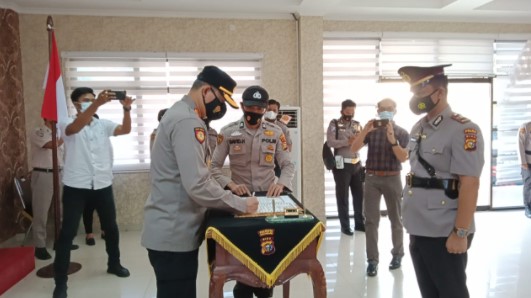  Kapolresta Pekanbaru Pimpin Sertijab Kasat Lantas dan Kapolsek Rumbai