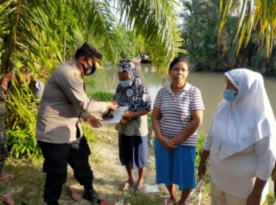  Kapolres Batubara Berikan Bantuan Sosial Untuk Para Janda Kurang Mampu