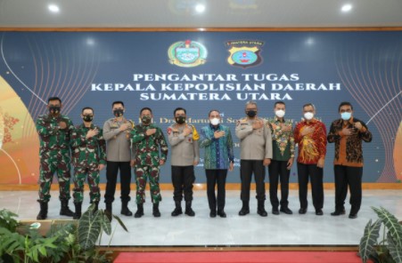 Gubsu Antarkan Tugas Kapolda Sumut