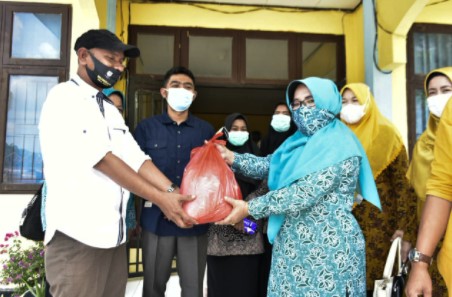  Ketua TP PKK Kampar Kunjungi Desa Tapung