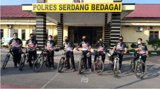 Sat Lantas Polres Sergai Gowes Pantau Kamseltibcarlantas dan Gelar Bakti Sosial