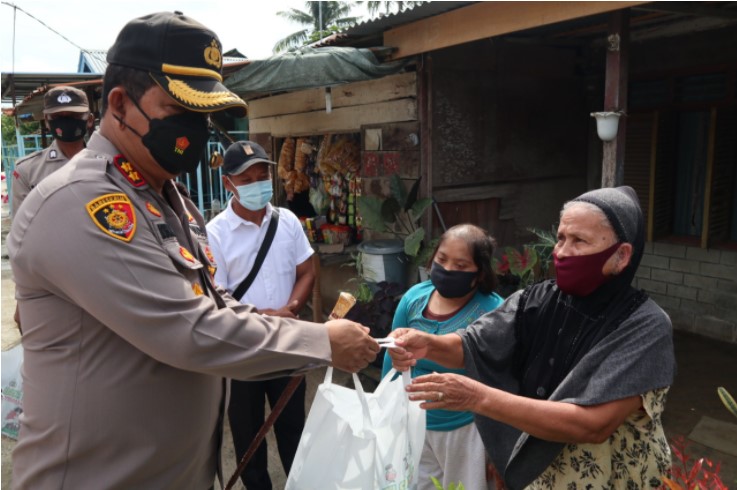 Kapolres Batubara Salurkan Bantuan Sembako dan Tali Asih Kapoldasu