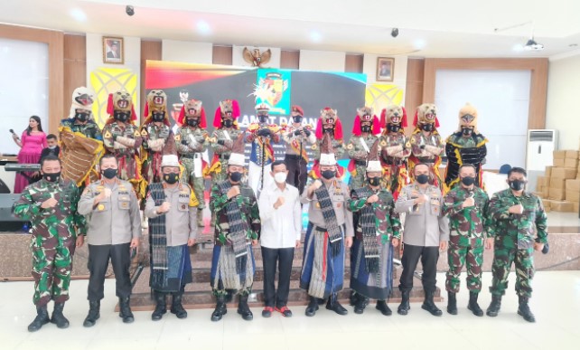  Kapolres Simalungun Dampingi Kalemdiklat Polri dan Danjen Akademi TNI Tinjau Satlat Macan Latsitardanu XLI di Simalungun