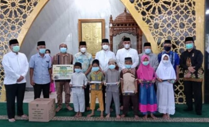 Safari Ramadhan, Pemko Medan Serahkan Bantuan Untuk Masjid Nurul Islamiyah