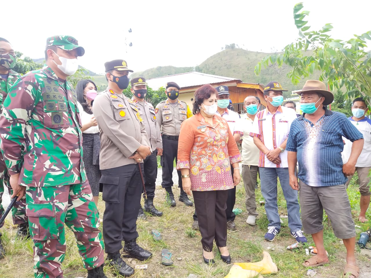 Bupati Karo Pimpin Penertiban KJA Secara Bertahap