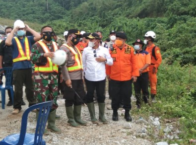 Kapoldasu, Gubsu dan Pangdam I/BB Tinjau Lokasi Longsor di Tapanuli Selatan