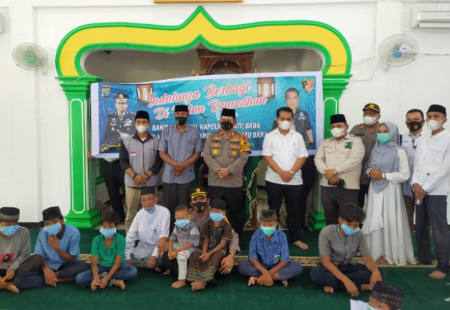 Kapoldasu Santuni Anak Yatim dan Kaum Dhuafa di Masjid Hasanah Simpang Dolok