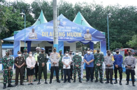  Bupati Asahan Tinjau Pos Penyekatan Larangan Mudik