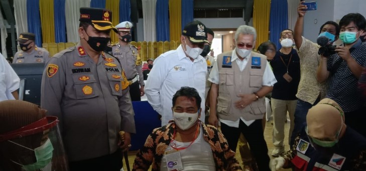  Bupati Bersama Kapolres Batubara Pantau Vaksinasi Massal Covid-19