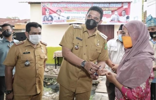  Serahkan Kunci Rumah Baru Korban Kebakaran, Wali Kota Medan Berterima Kasih dan Apresiasi KSJ