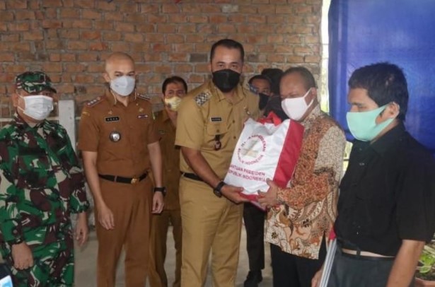 Wakil Wali Kota Salurkan 300 Paket Sembako Kepada Pertuni Kota Medan