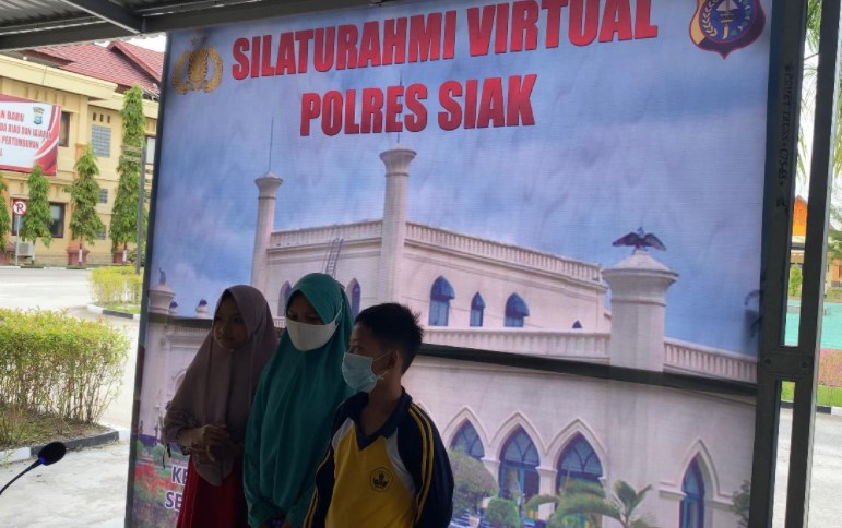  Polres Siak dan Polsek Jajaran Siapkan Sarana Untuk Masyarakat Yang Ingin Bersilaturahmi Secara Virtual Dengan Keluarga di Kampung Halaman