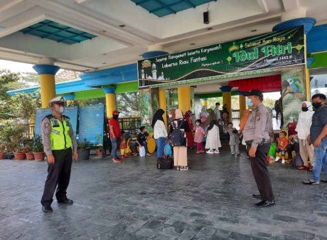  Polres Kampar Turunkan Personel Ketempat Rekreasi untuk Penertiban Protkes dan Batasi Pengunjung