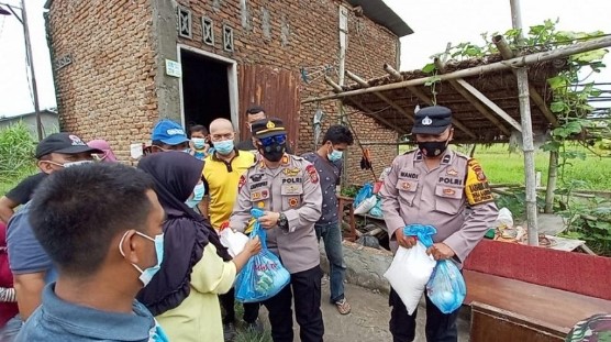  18 Rumah Rusak Diterjang Puting Beliung, Polsek Percut Sei Tuan Berikan Bantuan