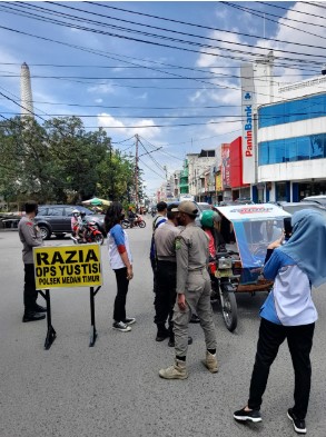  Polsek Medan Timur Operasi Yustisi di Pajak Sambu