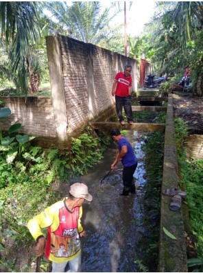  Peringatan Hari Lahir Pancasila di Kelurahan Sei Renggas Diwarnai Dengan Gotong Royong Massal