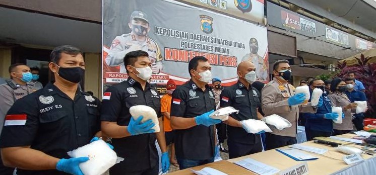  Ditangkap Polrestabes Medan, Pasutri Kurir 10 Kg Sabu Mengaku Diberi Upah Mobil Ford