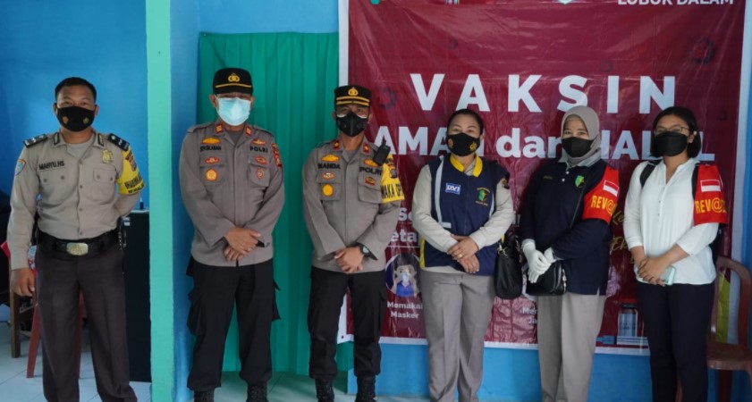  Batalion Vaksinator Covid-19 Polda Riau Bantu Pelaksanaan Vaksinasi di Kabupaten Siak