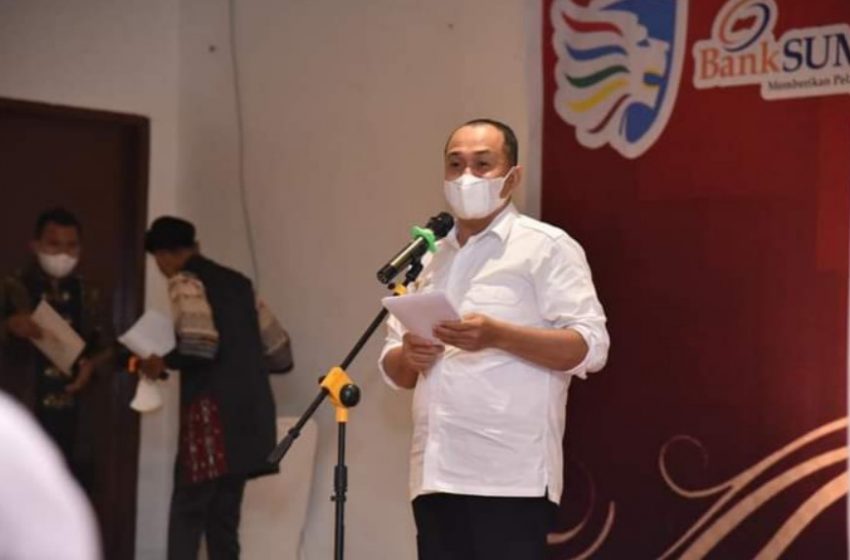  Bupati Zahir Bersama Ketua Dekranasda Hadiri Perlombaan Fashion Show Wastra Batubara