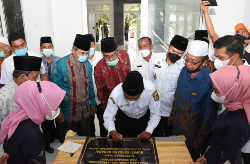  Resmikan Masjid dan Pembangunan Jalan, Bupati Sergai Ajak Masyarakat Untuk Bersyukur