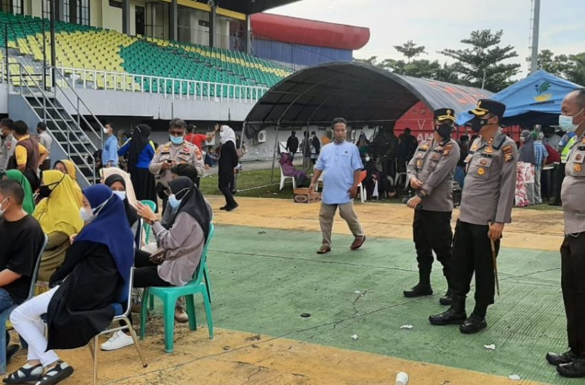  4 Ribu Lebih Warga Kampar Jalani Vaksinasi Massal Serentak Jelang Hari Bhayangkara Ke- 75