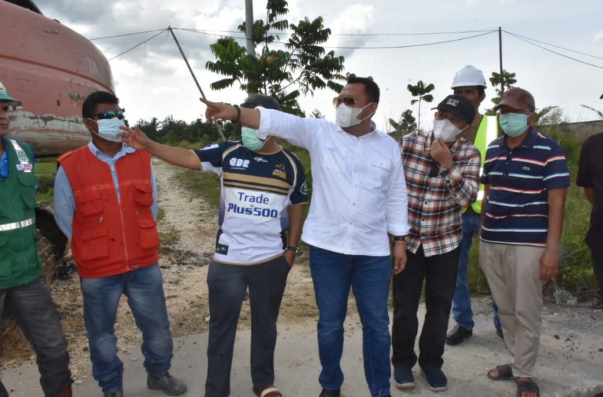  Bupati Kampar Tinjau Lahan Jalan Dua Jalur di Kualu Nenas Kecamatan Tambang