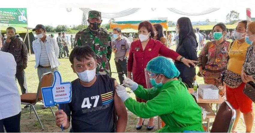  Bupati Karo Bersama Dandim Cek Vaksinasi Nasional di Lapangan Samura Kabanjahe