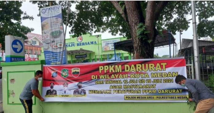  Polsek Medan Area Pasang Sejumlah Spanduk PPKM Darurat