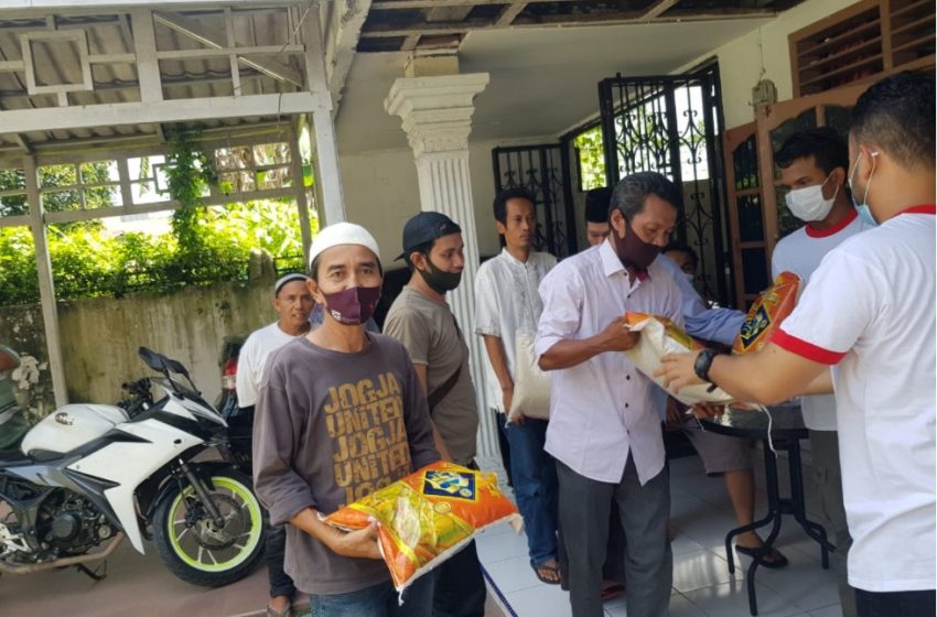  PWOIN dan Pemuda LIRA Berkerjasama Berbagi Sembako di Tengah PPKM Darurat