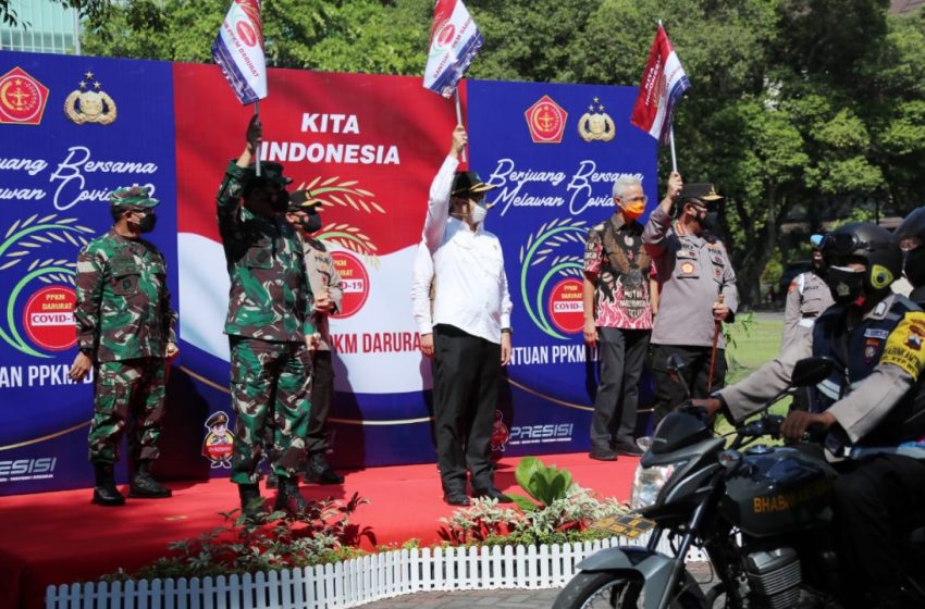  TNI-Polri Distribusikan 30.000 Paket Sembako untuk Warga Solo