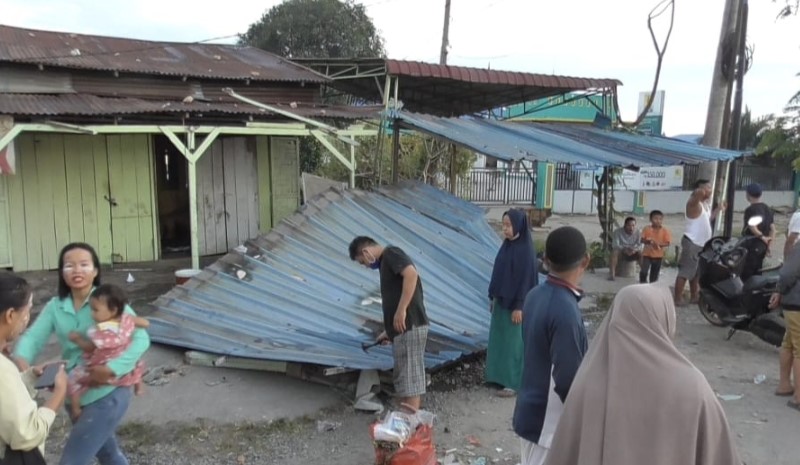 Tawuran di Belawan Bakar Belasan Kios, Rumah Dijarah dan Tempat Ibadah Dimolotov