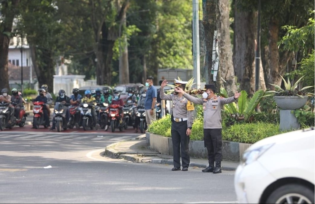 Traffic Light di Jalan Juanda Padam, Kapolda Sumut Turun Tangan Urai Kemacetan 1 Screenshot 1589