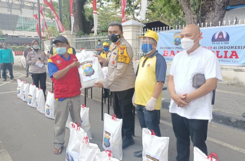  Kapolrestabes Medan Bersama Walubi Gulirkan Bantuan Sembako Kepada Warga Terdampak PPKM Darurat