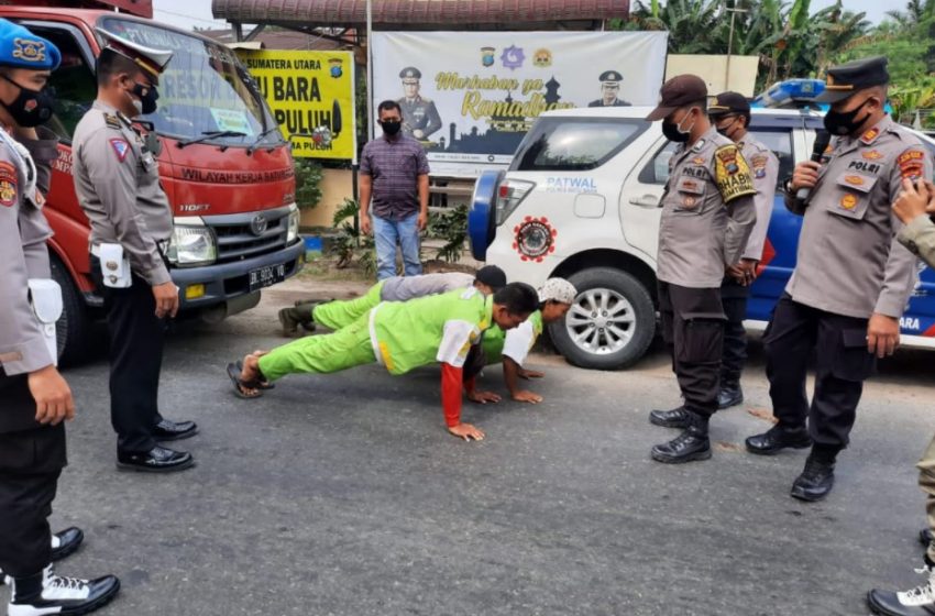  Polres Batubara Dirikan Pos Penyekatan dan Laksanakan Operasi Yustisi Stasioner di depan Mapolsek Lima Puluh