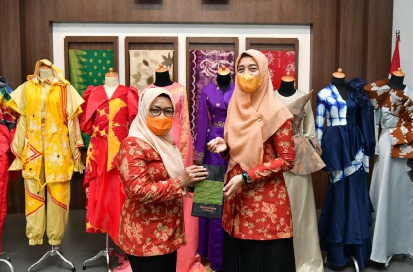 Tim DWP Provsu Kunjungi Rumah Batik Batubara