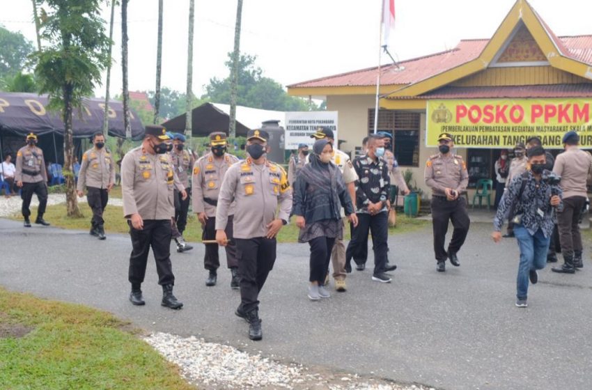  Berikan Bansos dan Gelar Vaksinasi, Kapolda Riau: Kolaborasi dan Sinergi Mampu Tangani Covid-19