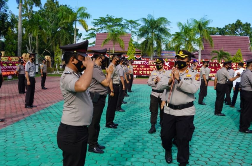  AKBP Gunar Pimpin Upacara Laporan Kenaikan Pangkat 56 Orang Personel Polres Siak