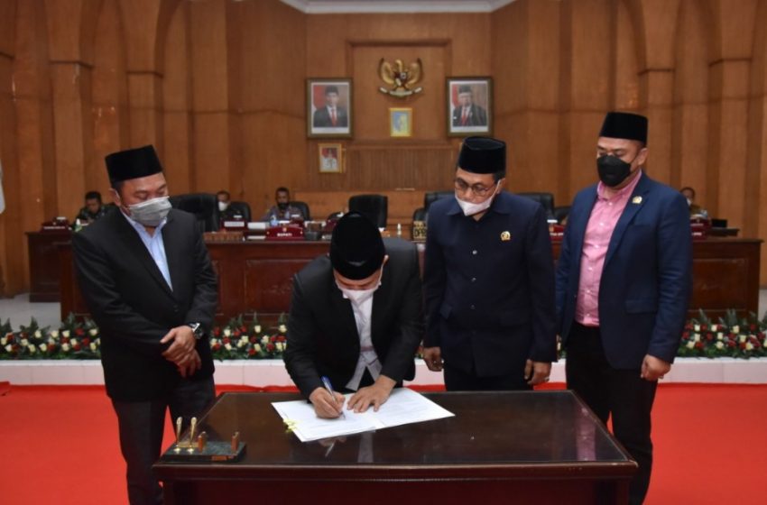  Seluruh Fraksi di DPRD Batubara Setujui LKPD Tahun 2020