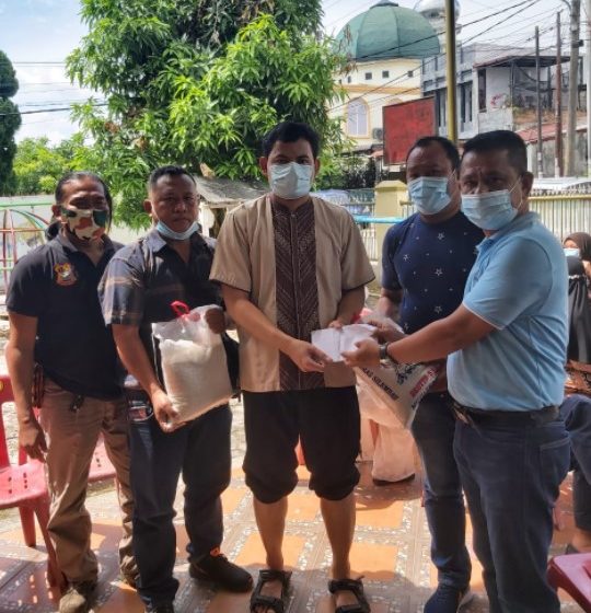 Mantan Ketua IJTI Meninggal Dunia, Ketua Pewarta Melayat ke Rumah Duka Berikan Santunan dan Sembako