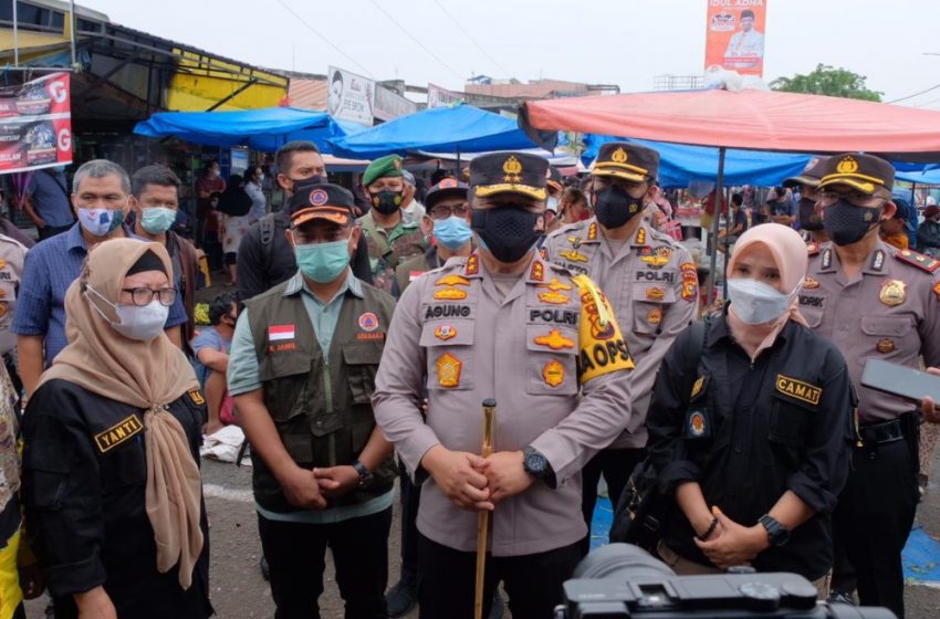  Tinjau Posko PPKM Pasar Cik Puan, Kapolda Riau Ajak Semua Pihak Bangun Untuk Bersama Gerakkan Ekonomi