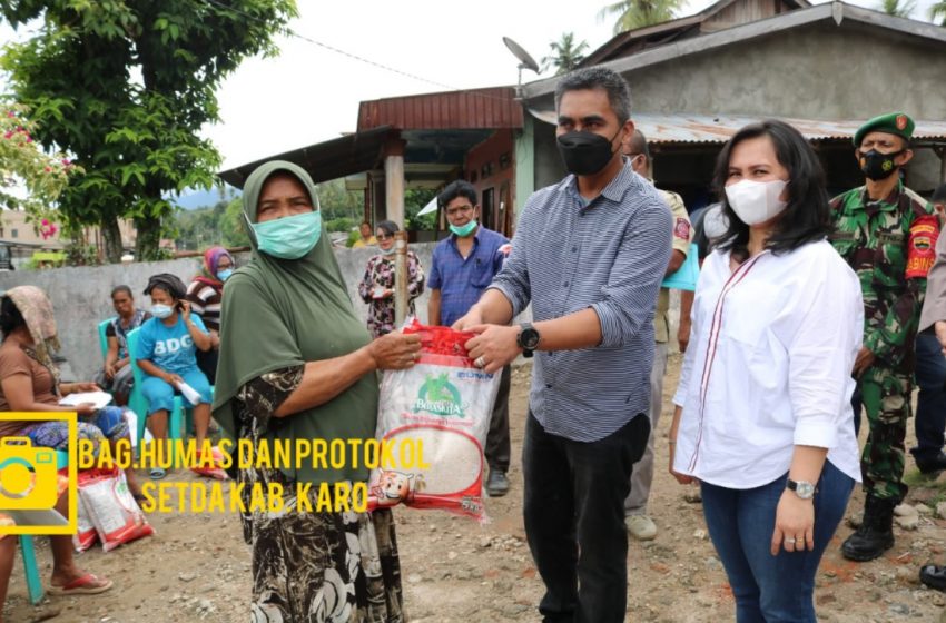  Wakil Bupati Karo Serahkan Bantuan Bagi Korban Bencana Kebakaran di Desa Lau Baleng