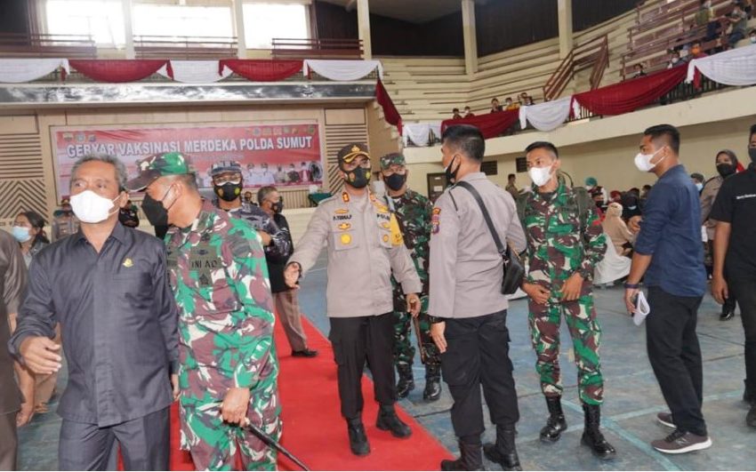  Forkopimda Asahan Tinjau Pelaksanaan Vaksinasi Covid-19 Tahap I di Gedung Serbaguna Kisaran