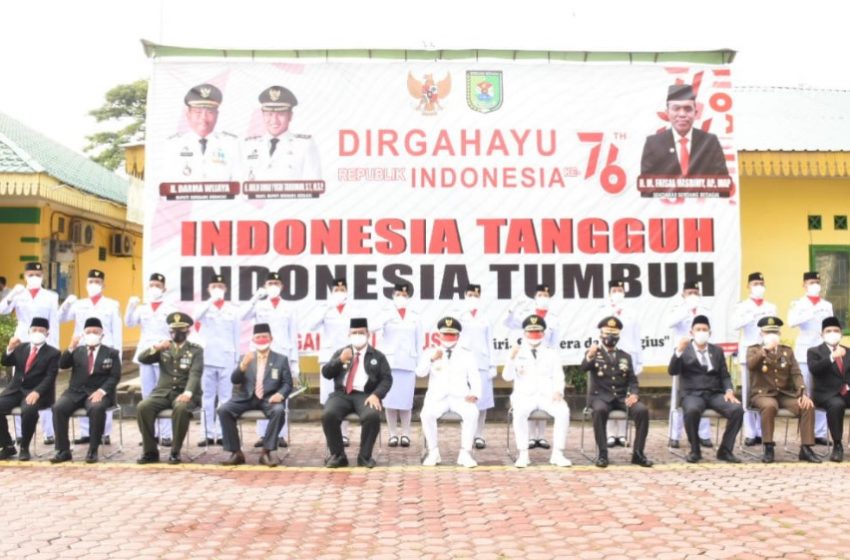  Kapolres Serdang Bedagai Ikuti Pelaksanaan Upacara Penaikan Bendera Merah Putih HUT Kemerdekaan RI Ke- 76