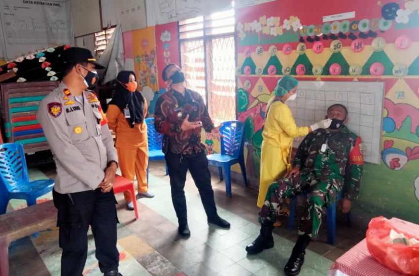  Camat Siantar Barat Test Swab Masyarakat di 4 Kelurahan Sekaligus Serahkan Bantuan Kapoldasu