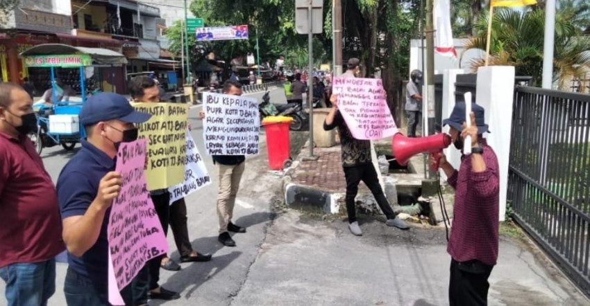  Imakor Sumut Demo Kantor Dinas PUPR dan Dinas Kesehatan Kota Tanjungbalai