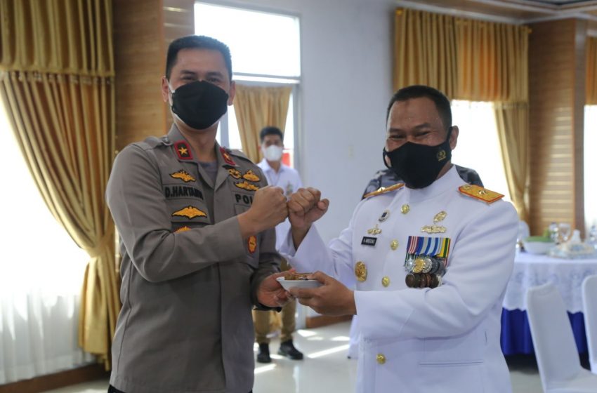  Waka Polda Sumut Berikan Suprise di Hari Jadi TNI AL ke-76