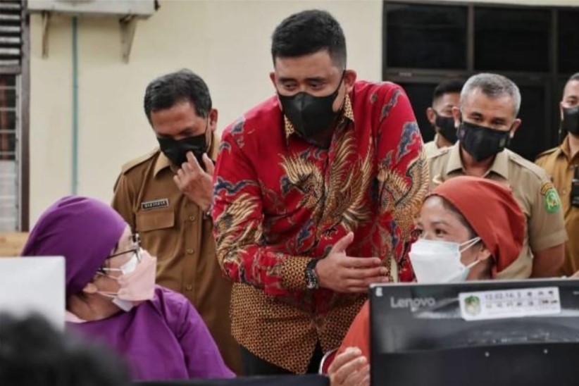  Bobby Nasution Tinjau Vaksinasi di Medan Johor, Mulai Hari Ini Vaksinasi Dipusatkan di Seluruh Puskesmas