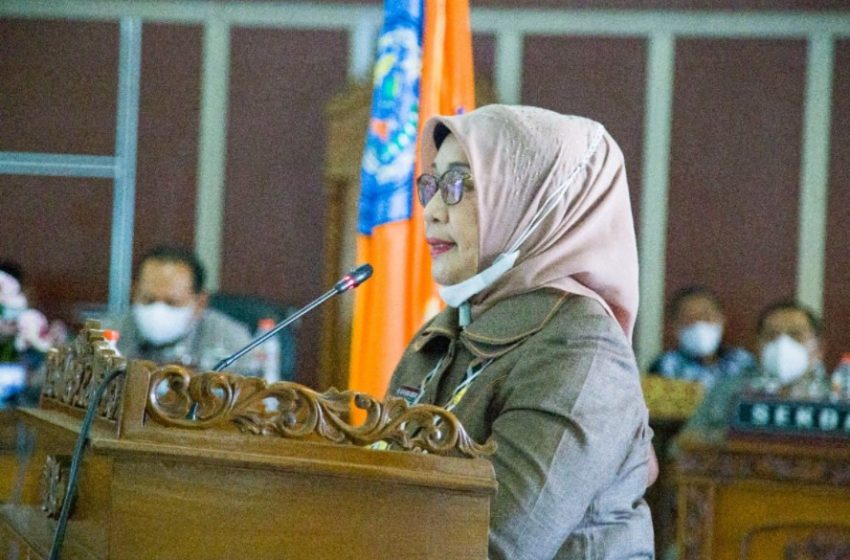  Wakili Bupati Labuhanbatu, Hj Elya Rosa Sampaikan Nota Keuangan Rancangan Perubahan APBD TA. 2021